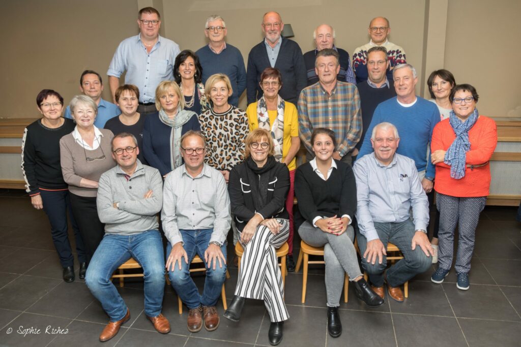 Leden van Open Vld Ninove met vooraan in het midden Tania De Jonge (Burgemeester)