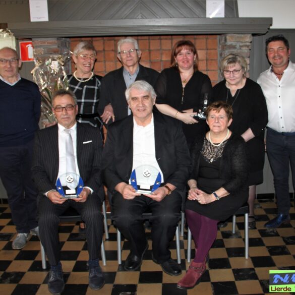 Manillen club Sint Jan Troef Hemelveerdegem. bestuur