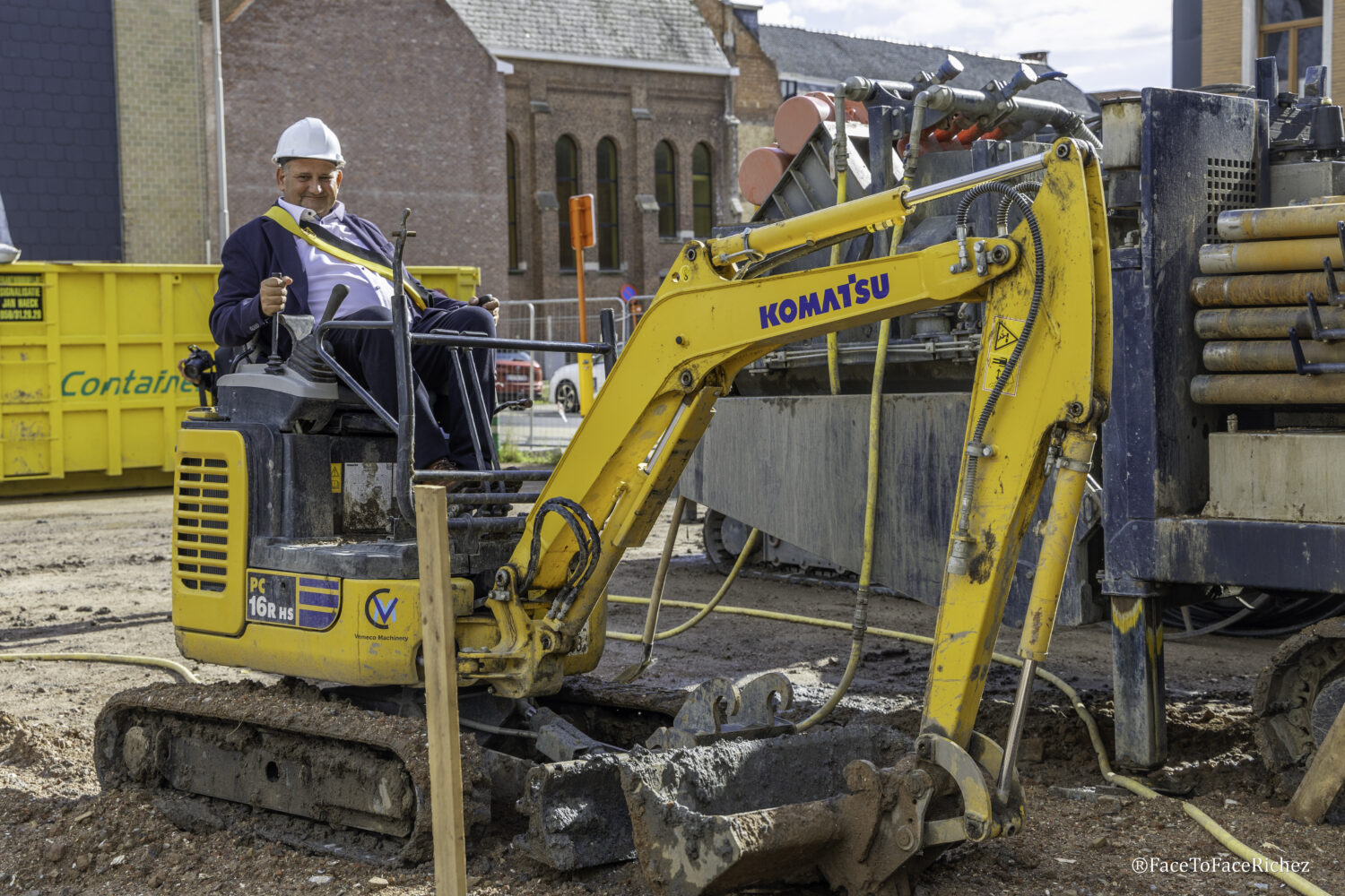 Eerstesteenlegging toeristisch bezoekerscentrum, schepen Alain Triest