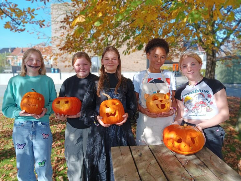 De leerlingen van GO! MS Ninove lieten hun creativiteit de vrije loop tijdens een speciale halloweenactiviteit