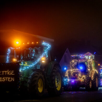 Ninove Wintert – Tractorlichtjesstoet