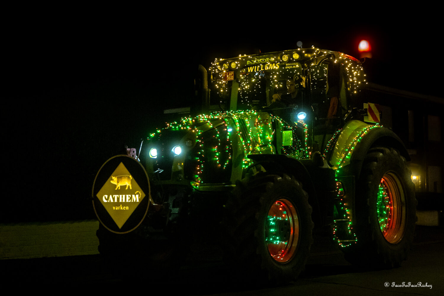 Ninove Wintert – Tractorlichtjesstoet