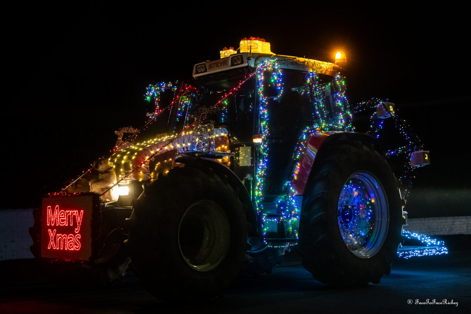 Ninove Wintert – Tractorlichtjesstoet